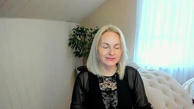 Alicee Gracee online show from December 13, 2024, 9:02 am