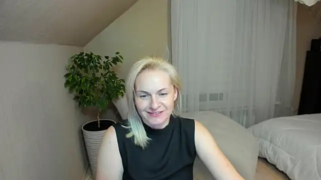 Alicee Gracee online show from January 6, 2025, 9:43 pm