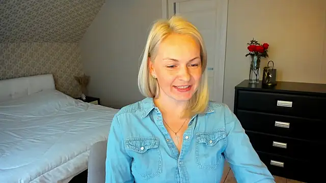 Snapshot of Alicee_Gracee chatting on November 17, 2025, 8:53 am Alicee Gracee online show from November 17, 2025, 8:53 am