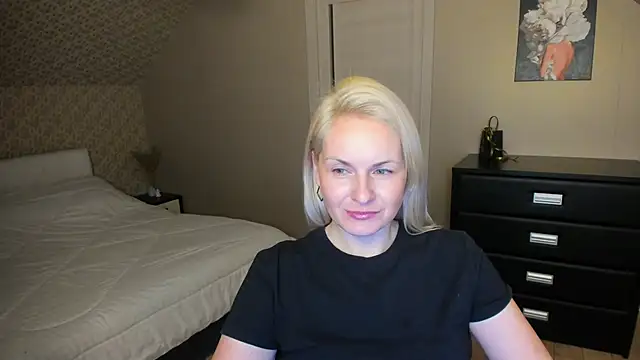 Snapshot of Alicee_Gracee chatting on November 24, 2025, 7:13 pm Alicee Gracee online show from November 24, 2025, 7:13 pm