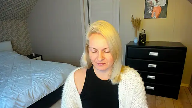 Snapshot of Alicee_Gracee chatting on November 27, 2025, 9:22 am Alicee Gracee online show from November 27, 2025, 9:22 am