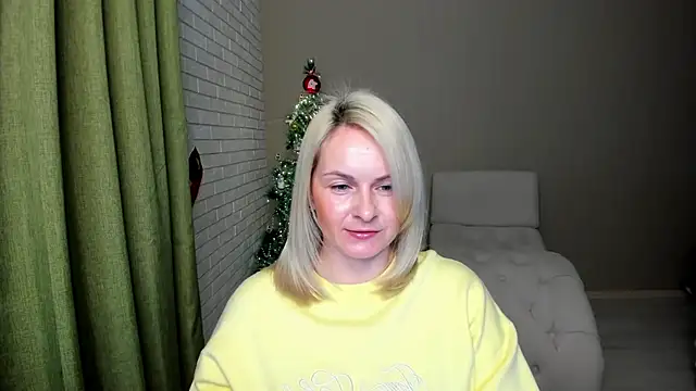 Snapshot of Alicee_Gracee chatting on December 21, 2025, 7:54 pm Alicee Gracee online show from December 21, 2025, 7:54 pm