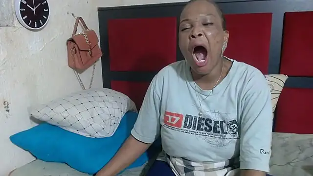 MaximTease24 online show from March 19, 2026, 5:39 pm