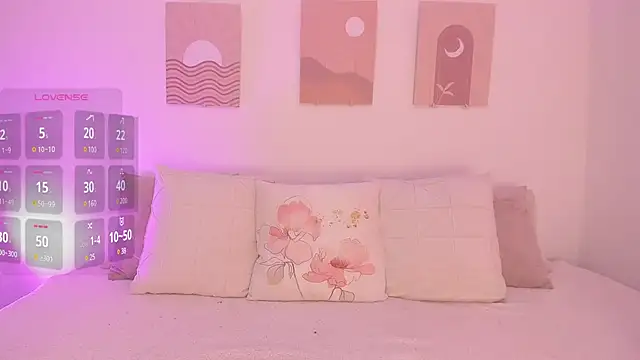 Mia Heartt online show from February 8, 2025, 8:53 pm