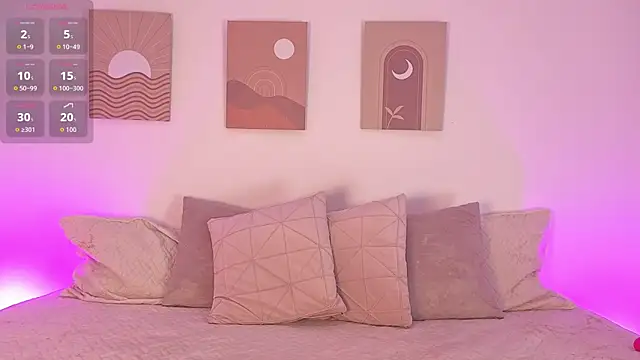 Snapshot of Mia_Heartt chatting on February 6, 2026, 6:33 pm Mia Heartt online show from February 6, 2026, 6:33 pm