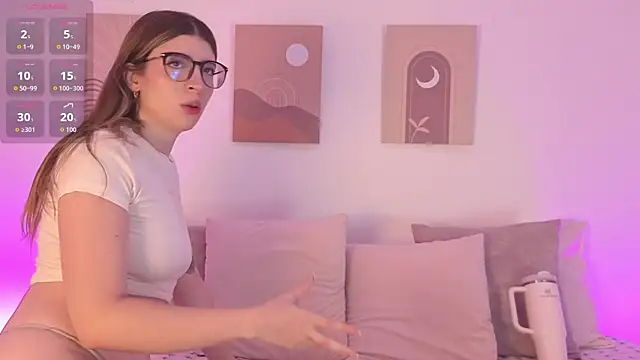 Snapshot of Mia_Heartt chatting on February 15, 2026, 3:20 pm Mia Heartt online show from February 15, 2026, 3:20 pm