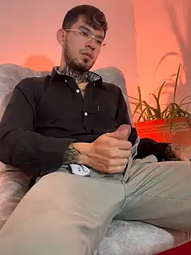 Snapshot of Anthony-Martin chatting on November 7, 2025, 2:39 pm Anthony-Martin online show from November 7, 2025, 2:39 pm