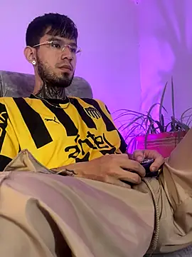 Snapshot of Anthony-Martin chatting on November 10, 2025, 10:53 pm Anthony-Martin online show from November 10, 2025, 10:53 pm