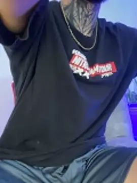 Snapshot of Anthony-Martin chatting on December 1, 2025, 9:20 pm Anthony-Martin online show from December 1, 2025, 9:20 pm