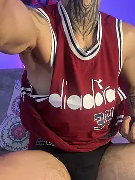 Snapshot of Anthony-Martin chatting on December 17, 2025, 3:07 pm Anthony-Martin online show from December 17, 2025, 3:07 pm