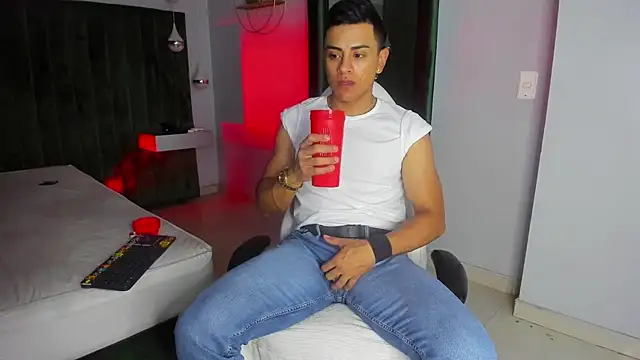 Lucii fer  online show from November 7, 2025, 12:05 pm