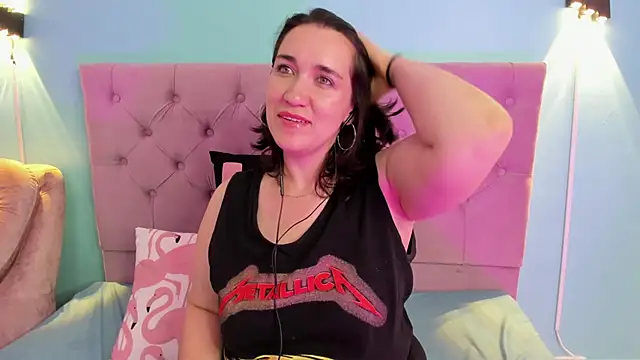 kyoakane online show from December 5, 2024, 3:59 am