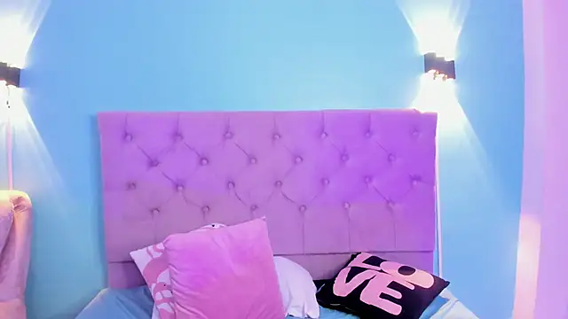 kyoakane online show from December 8, 2024, 6:43 am