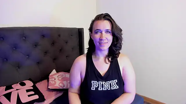 kyoakane online show from February 21, 2025, 6:51 am