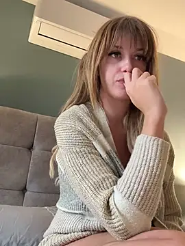 LustfulLuna  online show from December 9, 2024, 2:06 pm