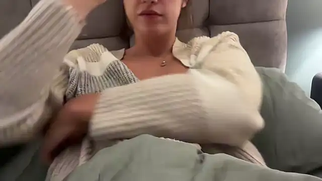 LustfulLuna  online show from January 14, 2025, 6:49 pm