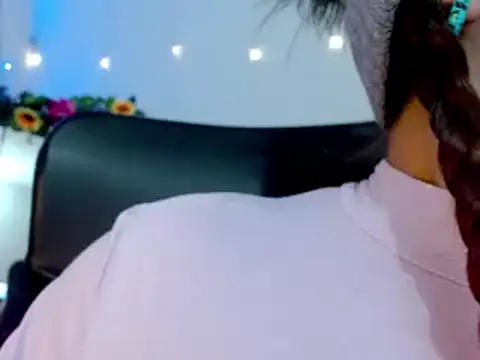 Snapshot of miss_evoleth2 chatting on February 24, 2025, 3:33 am miss evoleth2 online show from February 24, 2025, 3:33 am