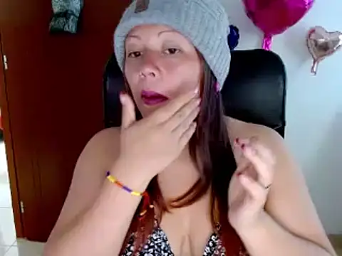 Snapshot of miss_evoleth2 chatting on September 23, 2025, 8:01 pm miss evoleth2 online show from September 23, 2025, 8:01 pm
