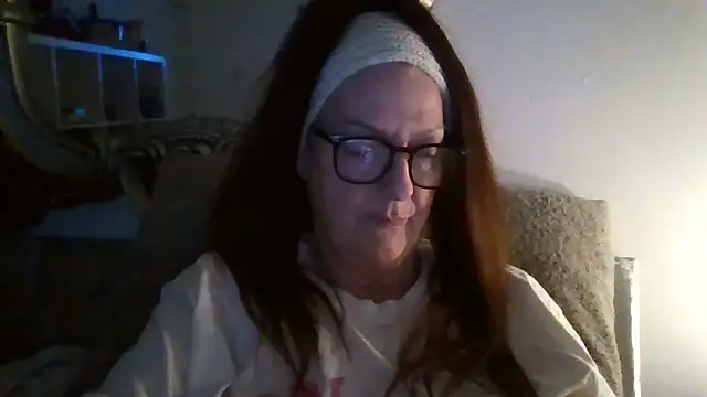 Snapshot of Tillieuk chatting on February 3, 2026, 9:20 pm Tillieuk online show from February 3, 2026, 9:20 pm