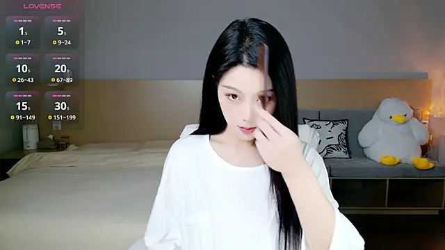 Lucky-baby online show from November 23, 2025, 1:11 pm