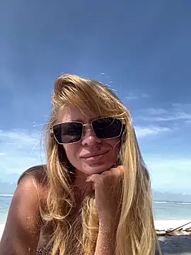 -OliWow- online show from May 23, 2026, 2:06 am