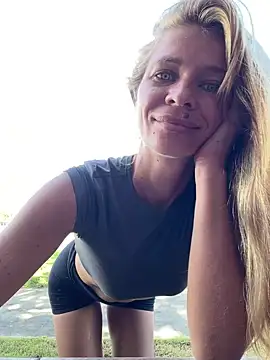 -OliWow- online show from May 24, 2026, 2:05 am