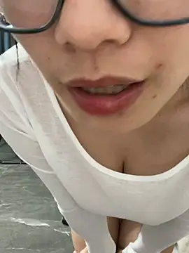 Bella0815 online show from December 12, 2024, 6:47 am