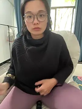 Bella0815 online show from February 5, 2025, 6:46 am