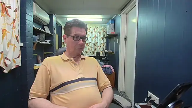 tilobinder online show from October 26, 2025, 2:01 pm