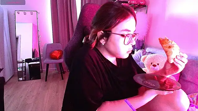 CutiePie3 online show from March 6, 2025, 4:08 am