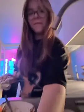 CutiePie3 online show from September 14, 2025, 5:23 pm