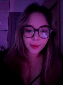 CutiePie3 online show from October 3, 2025, 8:39 pm