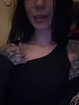 Snapshot of MissMidnightUK chatting on April 10, 2026, 10:36 pm MissMidnightUK online show from April 10, 2026, 10:36 pm