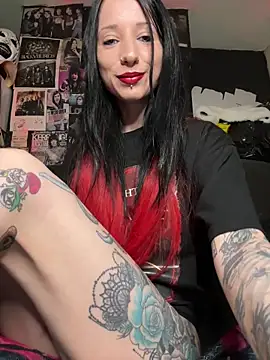 Snapshot of MissMidnightUK chatting on May 12, 2026, 11:46 pm MissMidnightUK online show from May 12, 2026, 11:46 pm