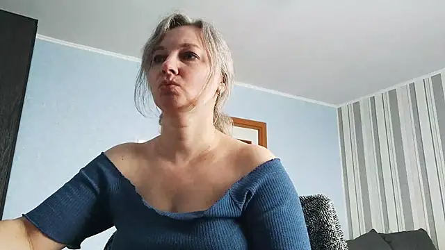 Snapshot of EdithManning chatting on February 8, 2026, 7:45 am EdithManning online show from February 8, 2026, 7:45 am