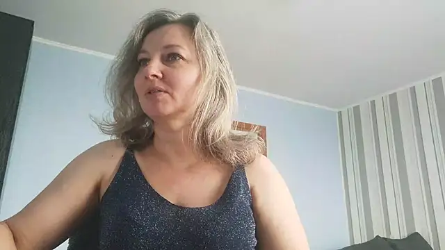 Snapshot of EdithManning chatting on February 14, 2026, 6:43 am EdithManning online show from February 14, 2026, 6:43 am