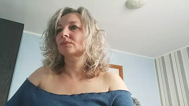 Snapshot of EdithManning chatting on February 17, 2026, 6:21 am EdithManning online show from February 17, 2026, 6:21 am