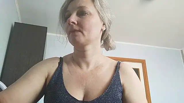 Snapshot of EdithManning chatting on February 21, 2026, 9:54 am EdithManning online show from February 21, 2026, 9:54 am