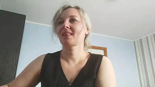Snapshot of EdithManning chatting on February 23, 2026, 8:33 am EdithManning online show from February 23, 2026, 8:33 am