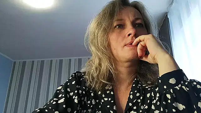 Snapshot of EdithManning chatting on February 27, 2026, 6:35 am EdithManning online show from February 27, 2026, 6:35 am