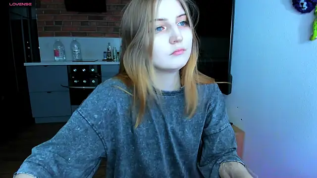 princessaalicc online show from March 1, 2025, 4:44 pm