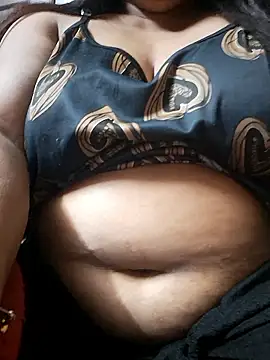 Snapshot of Hot-Anuska chatting on January 13, 2026, 6:24 pm Hot-Anuska online show from January 13, 2026, 6:24 pm