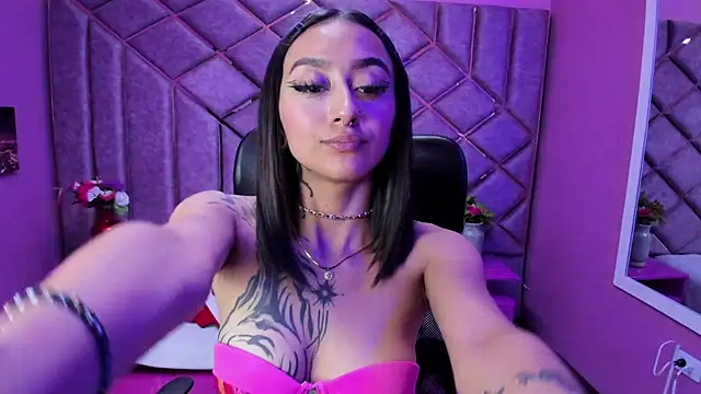 Snapshot of Miaa_Thopmson chatting on September 23, 2025, 10:24 pm Miaa Thopmson online show from September 23, 2025, 10:24 pm