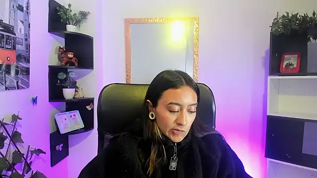 Snapshot of Miaa_Thopmson chatting on January 10, 2026, 1:07 am Miaa Thopmson online show from January 10, 2026, 1:07 am