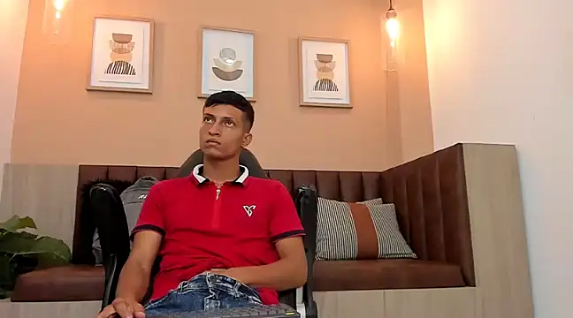 Snapshot of wolf_james123 chatting on February 7, 2025, 2:29 am wolf james123 online show from February 7, 2025, 2:29 am