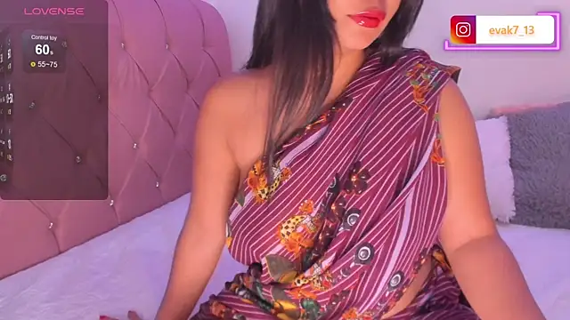 Snapshot of shara_queen1 chatting on January 23, 2025, 10:01 pm shara queen1 online show from January 23, 2025, 10:01 pm