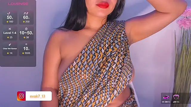 Snapshot of shara_queen1 chatting on February 25, 2025, 2:25 am shara queen1 online show from February 25, 2025, 2:25 am