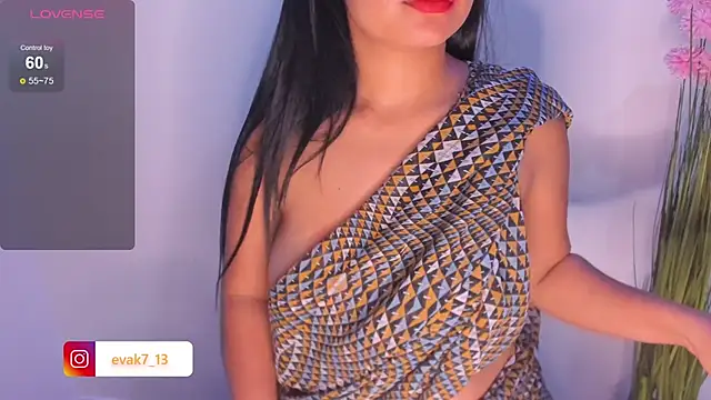 Snapshot of shara_queen1 chatting on March 19, 2025, 5:41 am shara queen1 online show from March 19, 2025, 5:41 am