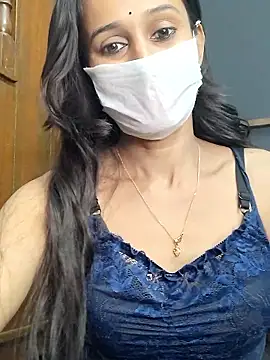 Snapshot of Oleevia chatting on December 18, 2025, 8:53 am Oleevia online show from December 18, 2025, 8:53 am