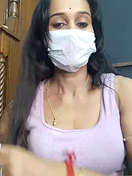 Snapshot of Oleevia chatting on December 19, 2025, 8:32 am Oleevia online show from December 19, 2025, 8:32 am